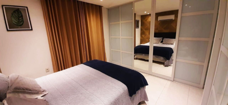 Imagem Imóvel com 2 Quartos à Venda, 130 m² em Centro - Garopaba Imagem Imóvel com 2 Quartos à Venda, 130 m² em Centro - Garopaba