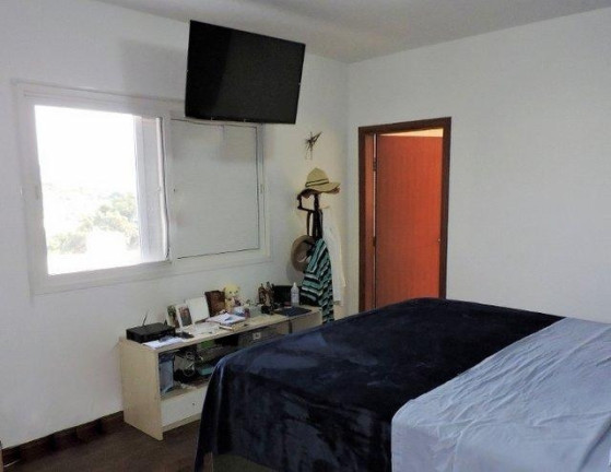 Imagem Casa com 4 Quartos à Venda, 400 m² em Golf Village - Carapicuíba Imagem Casa com 4 Quartos à Venda, 400 m² em Golf Village - Carapicuíba