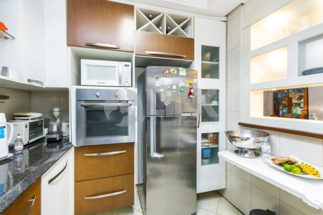 Imagem Casa com 3 Quartos à Venda, 285 m² em Jardim Itu - Porto Alegre Imagem Casa com 3 Quartos à Venda, 285 m² em Jardim Itu - Porto Alegre