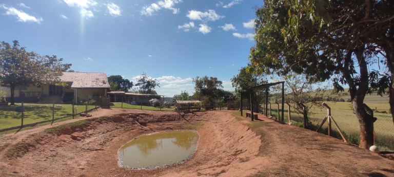 Imagem Chácara com 2 Quartos à Venda, 2.000 m² em Higino Moreira - Capela Do Alto Imagem Chácara com 2 Quartos à Venda, 2.000 m² em Higino Moreira - Capela Do Alto