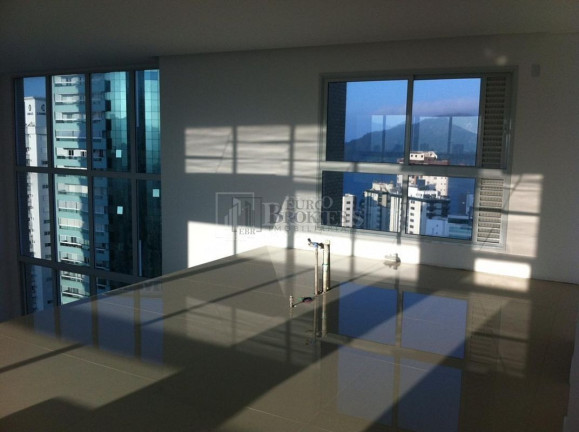Imagem Cobertura com 3 Quartos à Venda, 330 m² em Centro - Balneário Camboriú Imagem Cobertura com 3 Quartos à Venda, 330 m² em Centro - Balneário Camboriú
