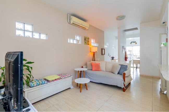 Imagem Casa com 3 Quartos à Venda, 255 m² em Petrópolis - Porto Alegre