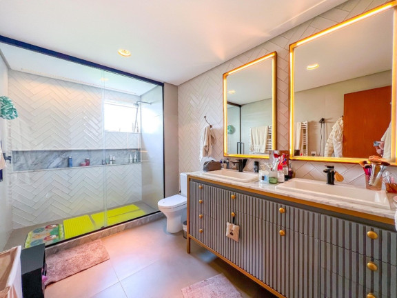 Imagem Apartamento com 3 Quartos à Venda, 268 m² em Moinhos De Vento - Porto Alegre Imagem Apartamento com 3 Quartos à Venda, 268 m² em Moinhos De Vento - Porto Alegre