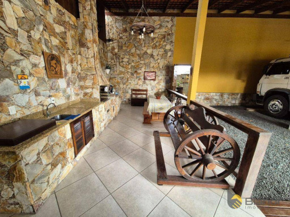Imagem Casa com 3 Quartos à Venda, 240 m² em água Verde - Blumenau Imagem Casa com 3 Quartos à Venda, 240 m² em água Verde - Blumenau