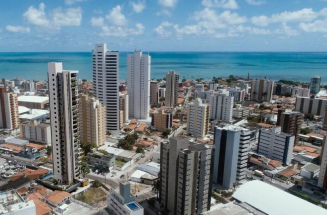 Apartamento com 3 Quartos à Venda, 145 m²