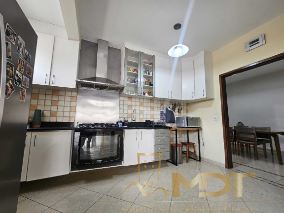 Imagem Casa com 4 Quartos à Venda, 145 m² em Santa Amélia - Belo Horizonte