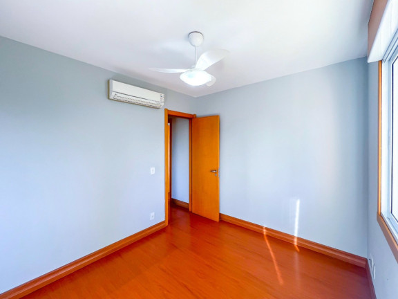 Imagem Apartamento com 4 Quartos à Venda, 140 m² em Jardim Europa - Porto Alegre Imagem Apartamento com 4 Quartos à Venda, 140 m² em Jardim Europa - Porto Alegre