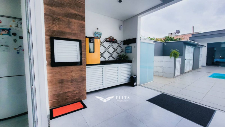 Imagem Sobrado com 4 Quartos à Venda, 246 m² em Tabuleiro - Barra Velha