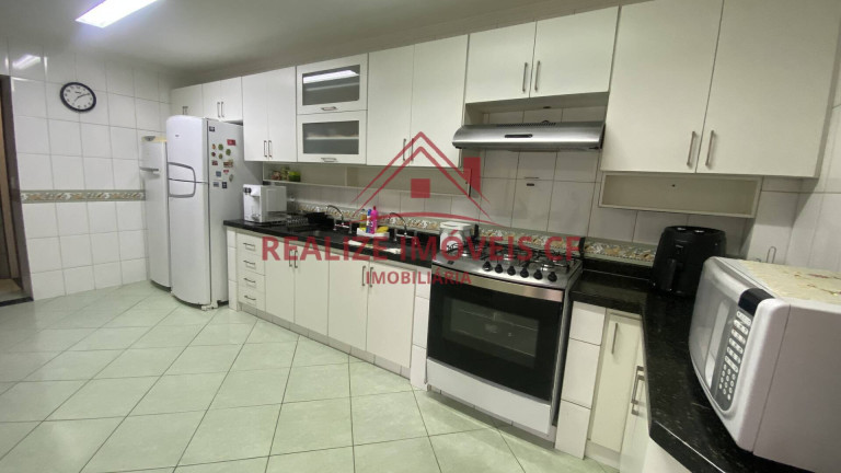 Imagem Casa com 5 Quartos para Alugar, em São Cristóvão - Cabo Frio Imagem Casa com 5 Quartos para Alugar, em São Cristóvão - Cabo Frio