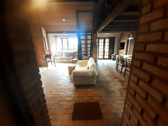 Imagem Casa com 4 Quartos à Venda, em Campeche - Florianópolis Imagem Casa com 4 Quartos à Venda, em Campeche - Florianópolis