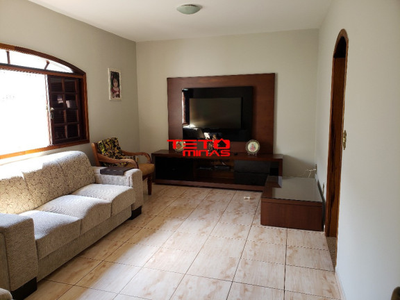Imagem Casa com 4 Quartos à Venda, 310 m² em Bairro Federal - Campanha Imagem Casa com 4 Quartos à Venda, 310 m² em Bairro Federal - Campanha