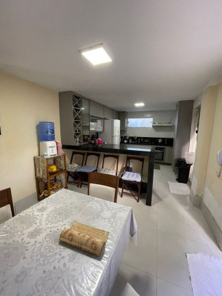 Imagem Casa com 3 Quartos à Venda, 311 m² em Pituaçu - Salvador