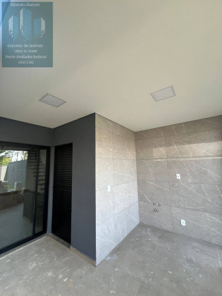 Imagem Casa com 3 Quartos à Venda, 150 m² em Florianópolis Imagem Casa com 3 Quartos à Venda, 150 m² em Florianópolis