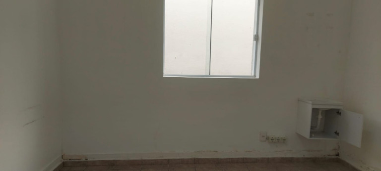 Sala Comercial para Alugar, 8 m² em Centro - Pindamonhangaba