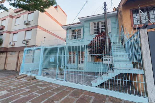 Imagem Casa com 6 Quartos à Venda, 190 m² em Santana - Porto Alegre