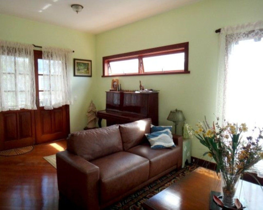 Imagem Casa com 3 Quartos à Venda, 460 m² em Golfe - Teresópolis