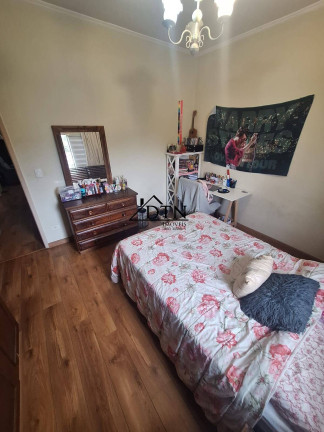 Imagem Sobrado com 3 Quartos à Venda, 263 m² em Vila Bastos - Santo André