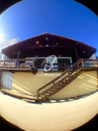 Imagem Casa com 3 Quartos para Temporada, em Canto Grande - Bombinhas Imagem Casa com 3 Quartos para Temporada, em Canto Grande - Bombinhas