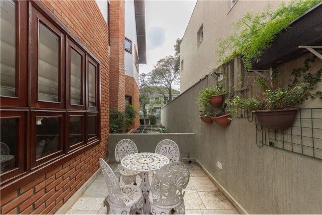 Imagem Casa com 4 Quartos à Venda,  em Super Quadra Morumbi - São Paulo