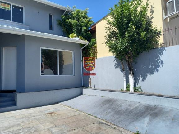 Imagem Sobrado com 3 Quartos à Venda, 304 m² em Balneário - Florianópolis Imagem Sobrado com 3 Quartos à Venda, 304 m² em Balneário - Florianópolis