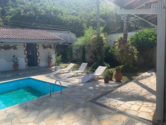 Imagem Casa com 8 Quartos à Venda, 520 m² em Enseada - Ubatuba