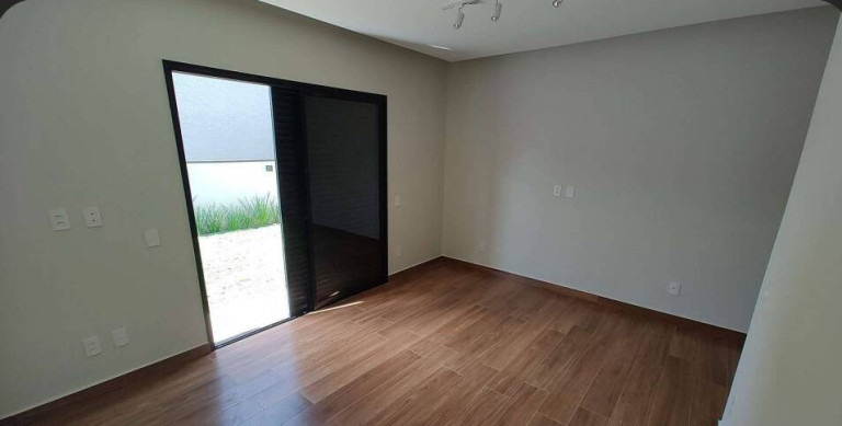 Imagem Casa de Condomínio com 3 Quartos à Venda, em Bragança Paulista Imagem Casa de Condomínio com 3 Quartos à Venda, em Bragança Paulista