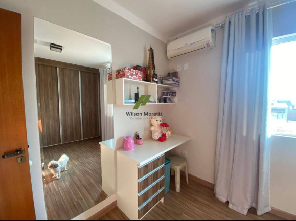Imagem Casa com 3 Quartos à Venda, 210 m²