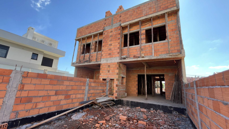 Imagem Sobrado com 3 Quartos à Venda, 167 m² em Igara - Canoas Imagem Sobrado com 3 Quartos à Venda, 167 m² em Igara - Canoas