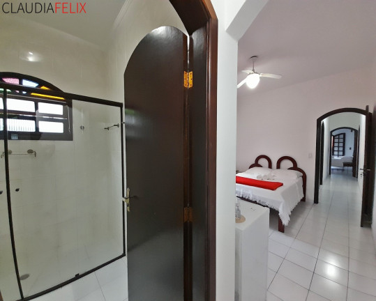 Imagem Imóvel com 5 Quartos para Alugar, 320 m² em Canto Do Forte - Praia Grande Imagem Imóvel com 5 Quartos para Alugar, 320 m² em Canto Do Forte - Praia Grande