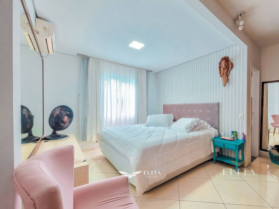 Imagem Casa com 4 Quartos à Venda, 240 m² em Centro - Barra Velha