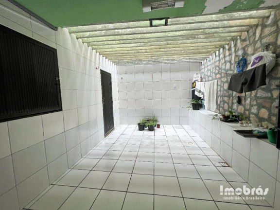 Imagem Casa com 5 Quartos à Venda, 230 m² em Guararapes - Fortaleza Imagem Casa com 5 Quartos à Venda, 230 m² em Guararapes - Fortaleza