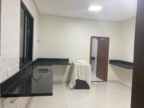 Imagem Imóvel com 3 Quartos à Venda, 300 m² em Ponta Negra - Manaus