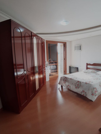 Imagem Sobrado com 3 Quartos à Venda, 196 m² em São José - Santa Maria