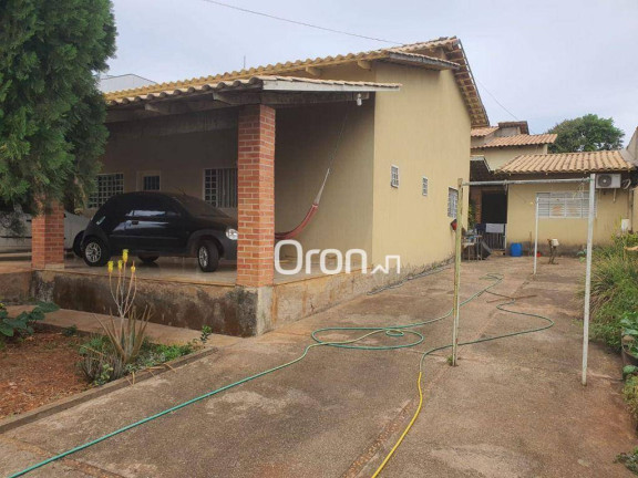 Imagem Casa com 4 Quartos à Venda, 270 m² em Jardim Clarissa - Goiânia Imagem Casa com 4 Quartos à Venda, 270 m² em Jardim Clarissa - Goiânia