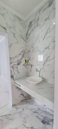 Imagem Casa com 5 Quartos à Venda, 320 m²