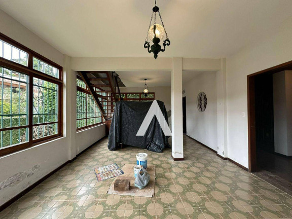 Imagem Casa com 4 Quartos à Venda, 214 m² em Jardim Europa - Teresópolis