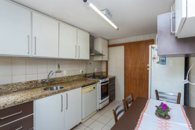 Imagem Imóvel com 3 Quartos à Venda, 144 m² em Rio Branco - Porto Alegre Imagem Imóvel com 3 Quartos à Venda, 144 m² em Rio Branco - Porto Alegre