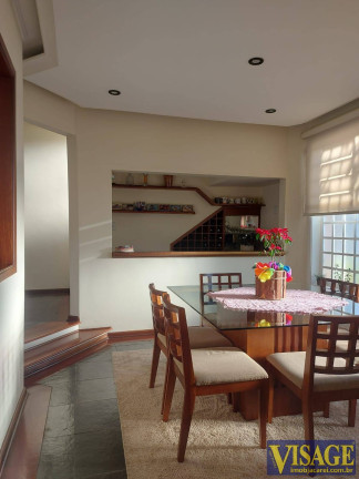 Imagem Casa com 3 Quartos à Venda,  em Jardim Siesta - Jacareí