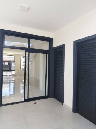 Imagem Sobrado com 3 Quartos à Venda, 120 m² em Centro - Barra Velha