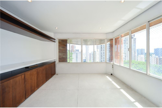 Imagem Imóvel com 3 Quartos à Venda, em Morumbi - São Paulo Imagem Imóvel com 3 Quartos à Venda, em Morumbi - São Paulo