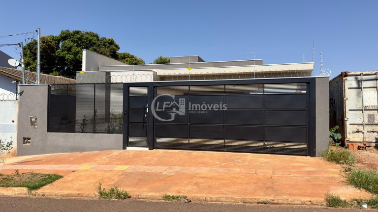 Casa com 3 Quartos à Venda, 131 m² em São Francisco - Campo Grande
