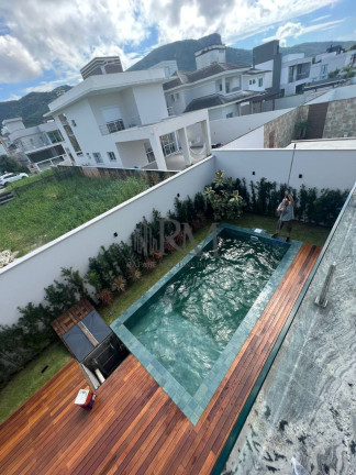 Imagem Casa com 4 Quartos à Venda, em Pedra Branca - Palhoça Imagem Casa com 4 Quartos à Venda, em Pedra Branca - Palhoça