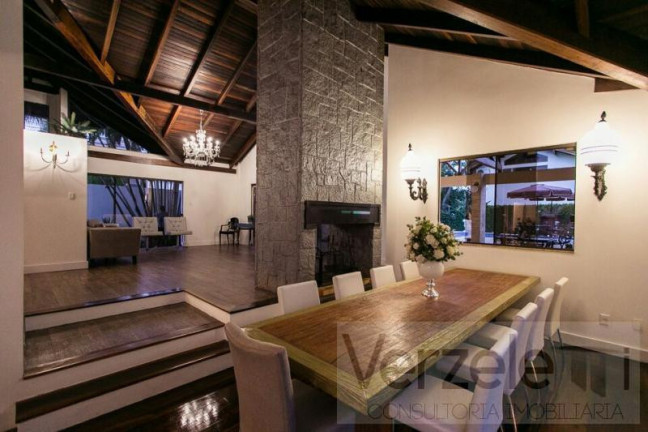 Imagem Casa com 4 Quartos para Temporada, 1.000 m² em Centro - Balneário Camboriú Imagem Casa com 4 Quartos para Temporada, 1.000 m² em Centro - Balneário Camboriú