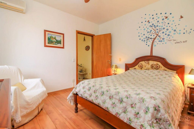 Imagem Casa de Condomínio com 3 Quartos à Venda, 151 m² em Ipanema - Porto Alegre