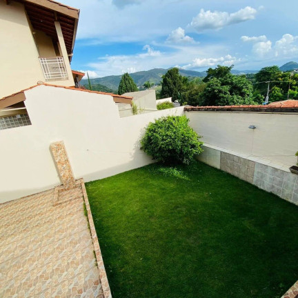 Imagem Casa com 4 Quartos à Venda, 300 m² em Vila Santista - Atibaia Imagem Casa com 4 Quartos à Venda, 300 m² em Vila Santista - Atibaia