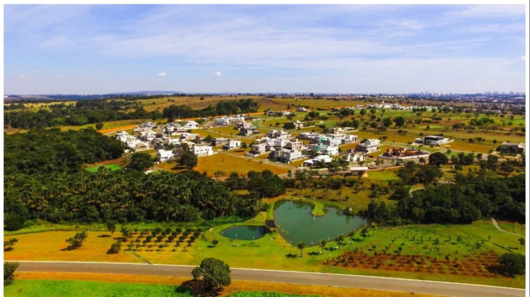 Imagem Casa com 4 Quartos à Venda, 339 m² em Residencial Goiânia Golfe Clube - Goiânia Imagem Casa com 4 Quartos à Venda, 339 m² em Residencial Goiânia Golfe Clube - Goiânia