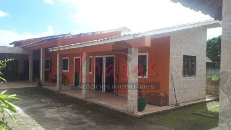 Imagem Casa com 4 Quartos à Venda, 250 m² em Pegorelli - Caraguatatuba Imagem Casa com 4 Quartos à Venda, 250 m² em Pegorelli - Caraguatatuba