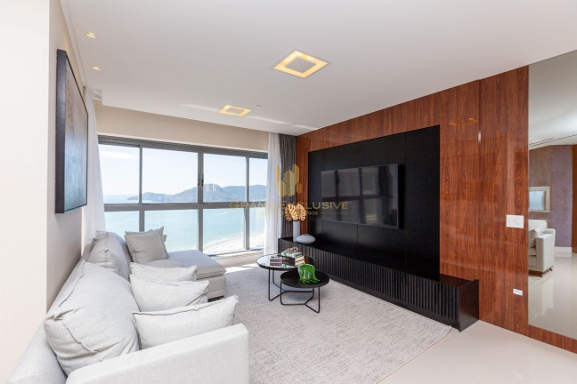 Apartamento com 4 Quartos à Venda, 182 m² em Centro - Balneário Camboriú