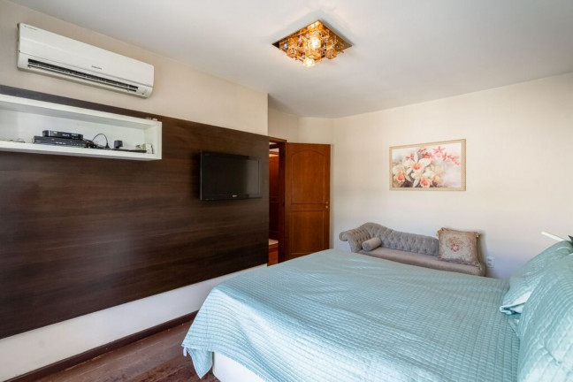 Imagem Imóvel com 3 Quartos à Venda, em Chácara Das Pedras - Porto Alegre Imagem Imóvel com 3 Quartos à Venda, em Chácara Das Pedras - Porto Alegre