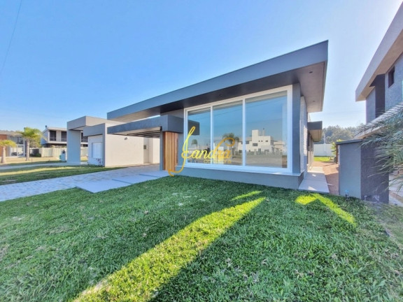 Imagem Casa de Condomínio com 4 Quartos à Venda, 2.400 m² em Capao Novo Posto 9 Village - Capão Da Canoa Imagem Casa de Condomínio com 4 Quartos à Venda, 2.400 m² em Capao Novo Posto 9 Village - Capão Da Canoa